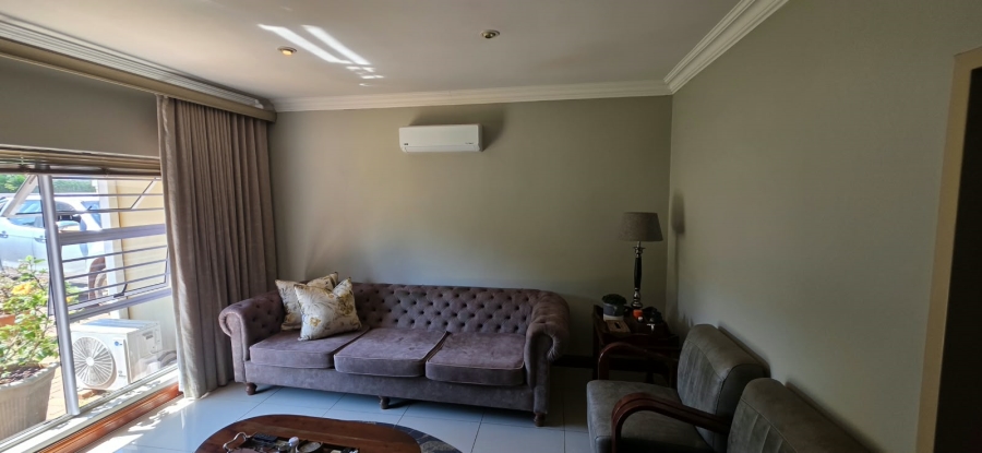 To Let 4 Bedroom Property for Rent in Grimbeeck Park North West